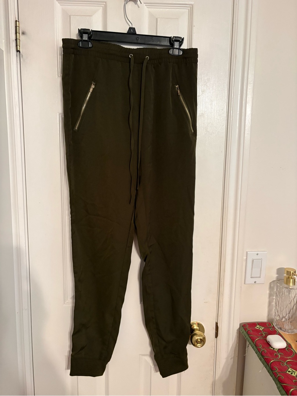 Zaful Olive Green Women’s Joggers with Zip Pockets